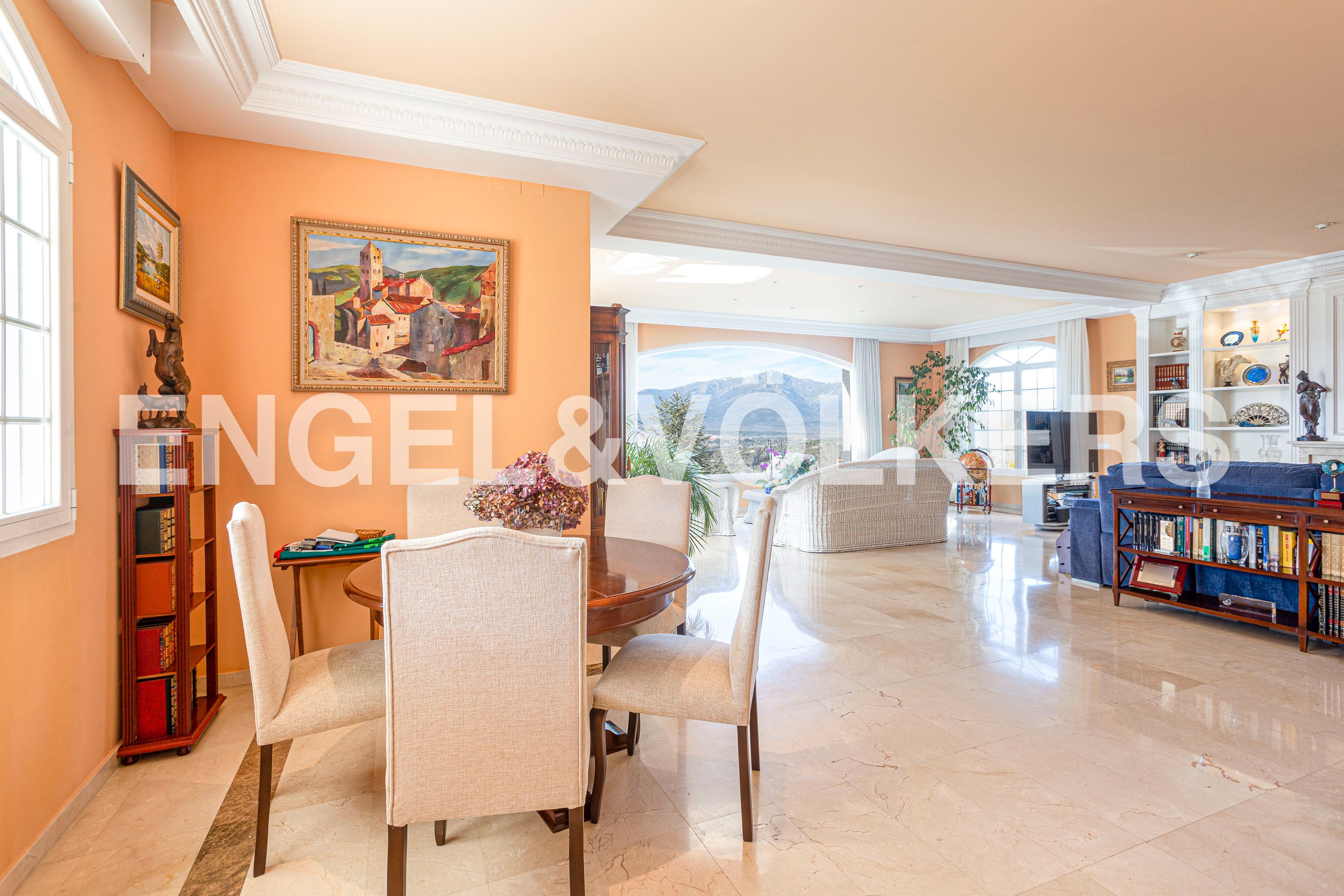 Menjador de Casa o xalet en venda en Collado Villalba amb Aire condicionat, Calefacció i Jardí privat