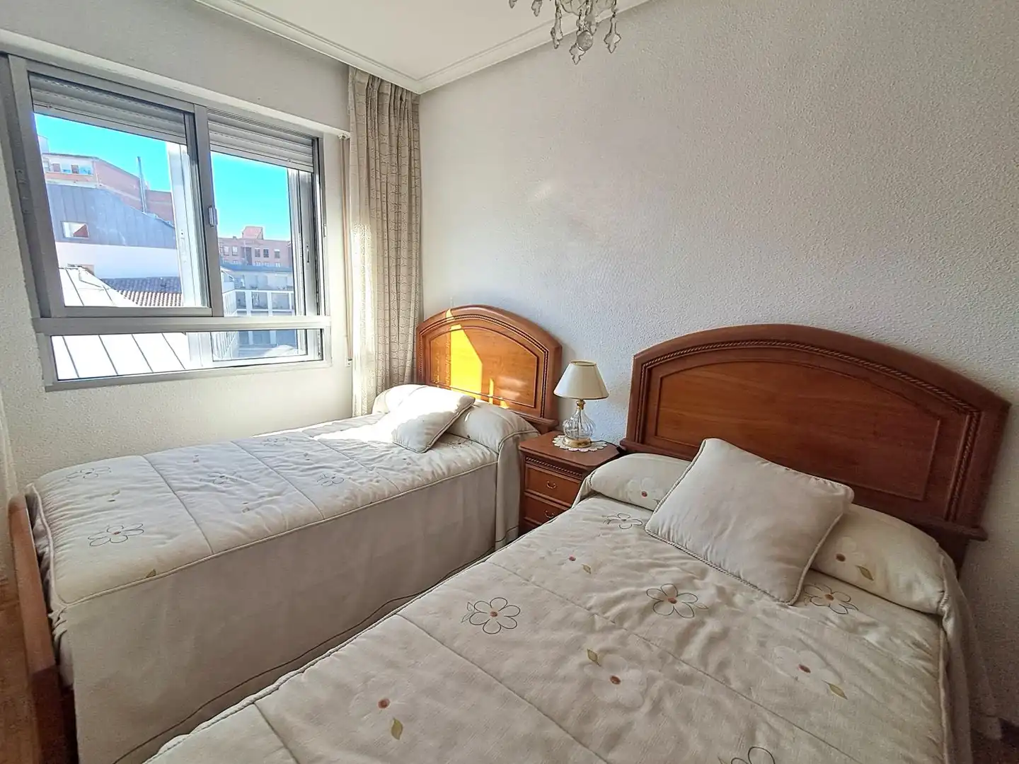 Habitación de Piso en venta en Valladolid con Calefacción, Parquet y Terraza