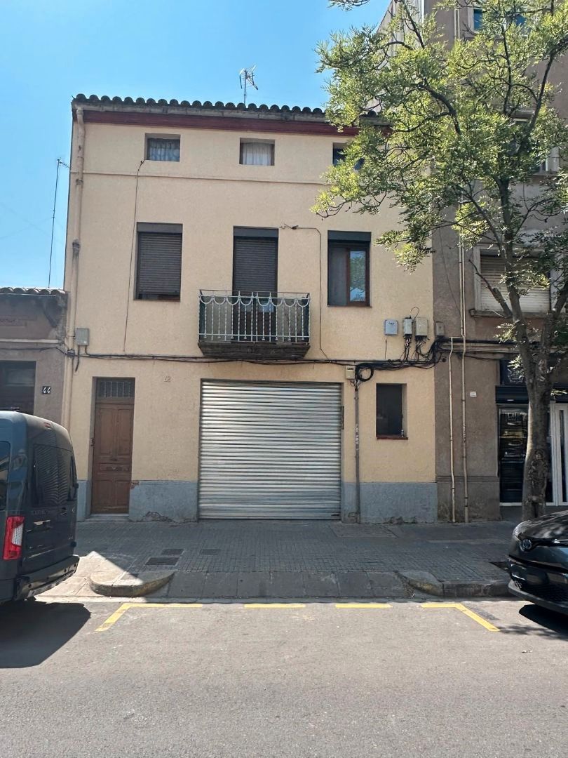 Exterior view of Building for sale in Manresa