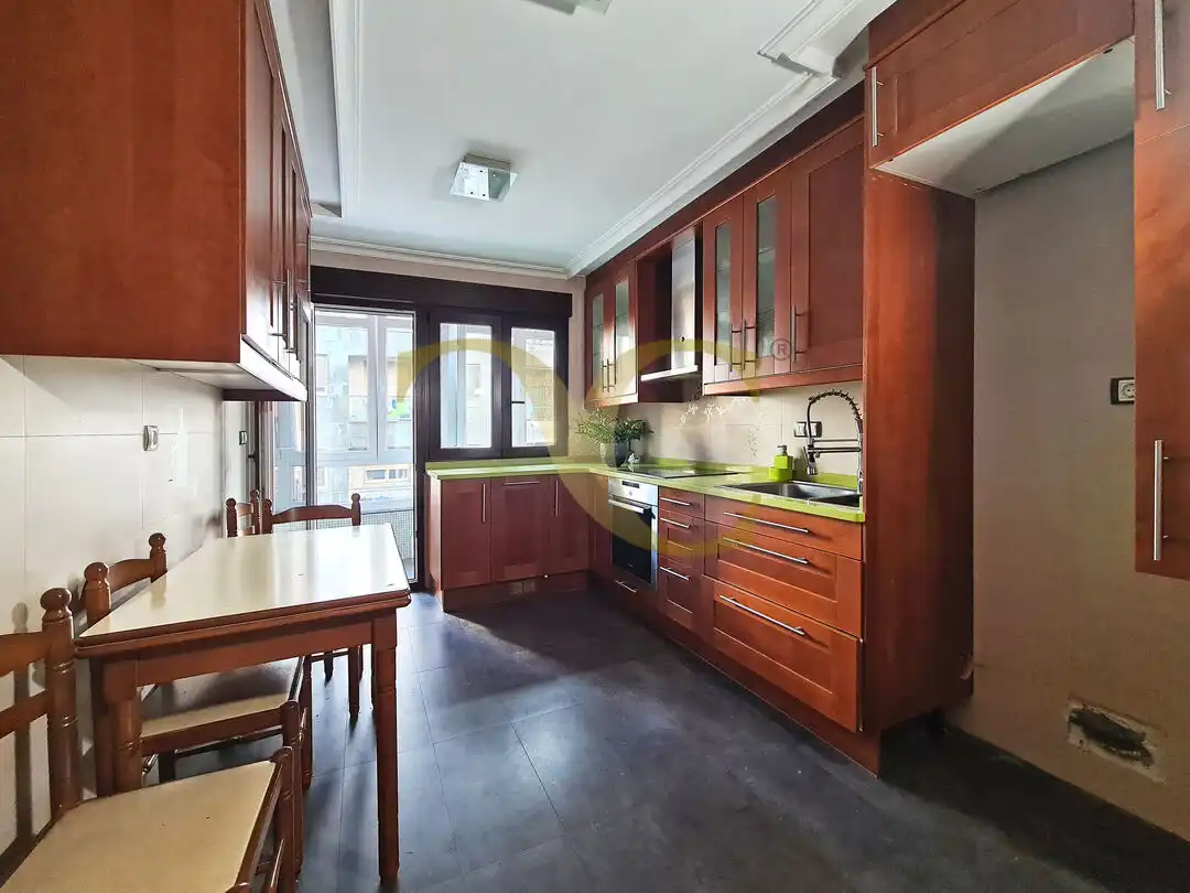 Piso con ascensor en venta en Calle de Torrevieja, imagen 3