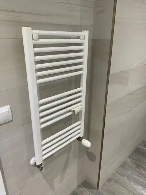 Bathroom of Flat for rent in Madrid  with Air Conditioner, Heating and Furnished