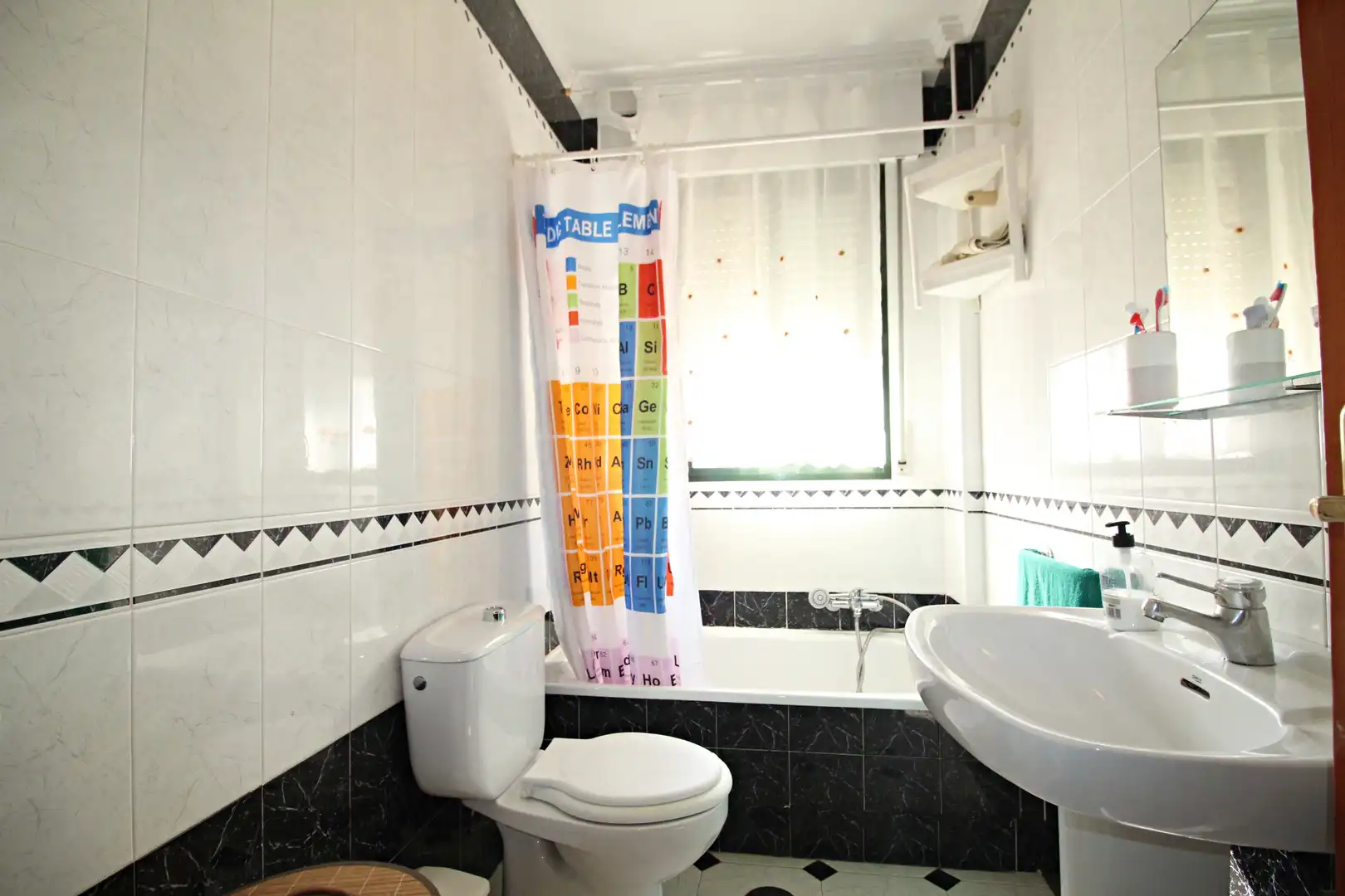 Badezimmer von Einfamilien-Reihenhaus zum Verkauf in Aljaraque