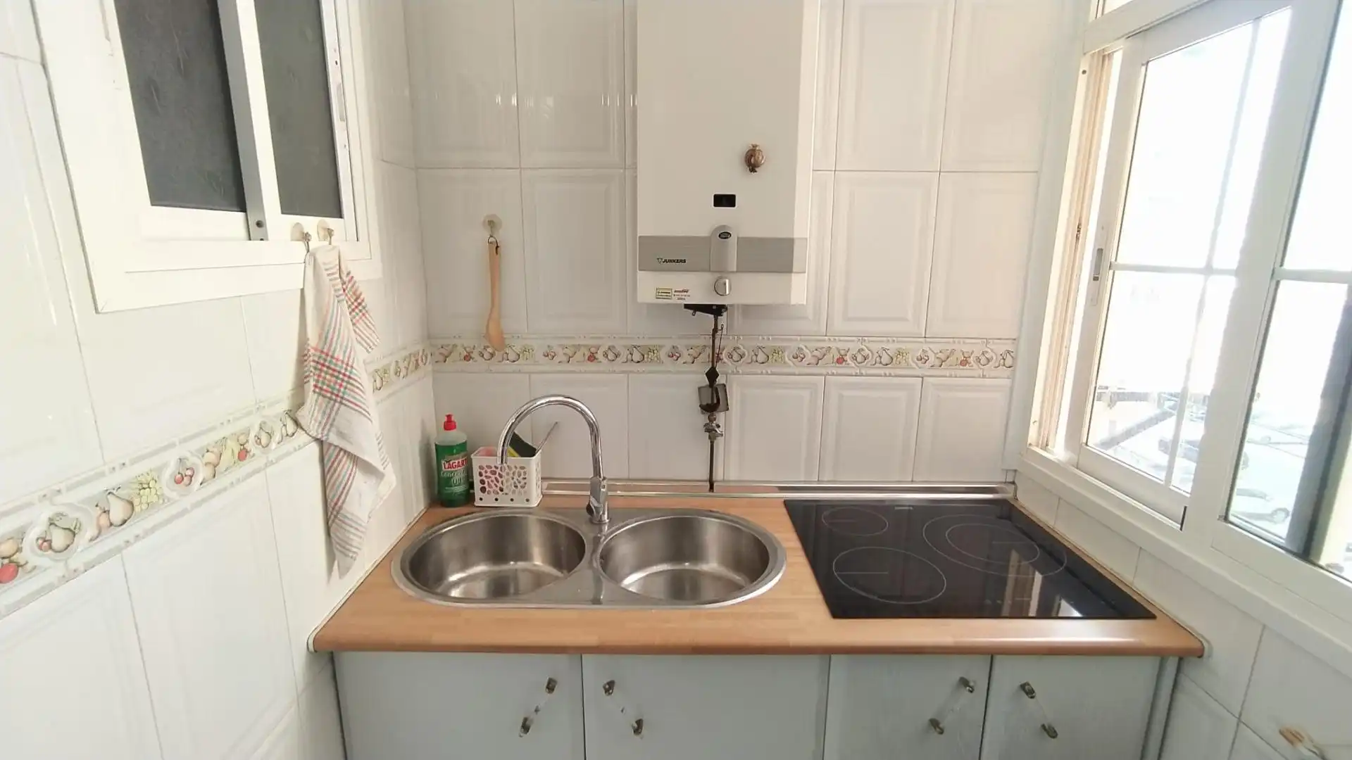 Cuina de Pis en venda en Málaga amb Aire condicionat, Jardí privat i Terrassa