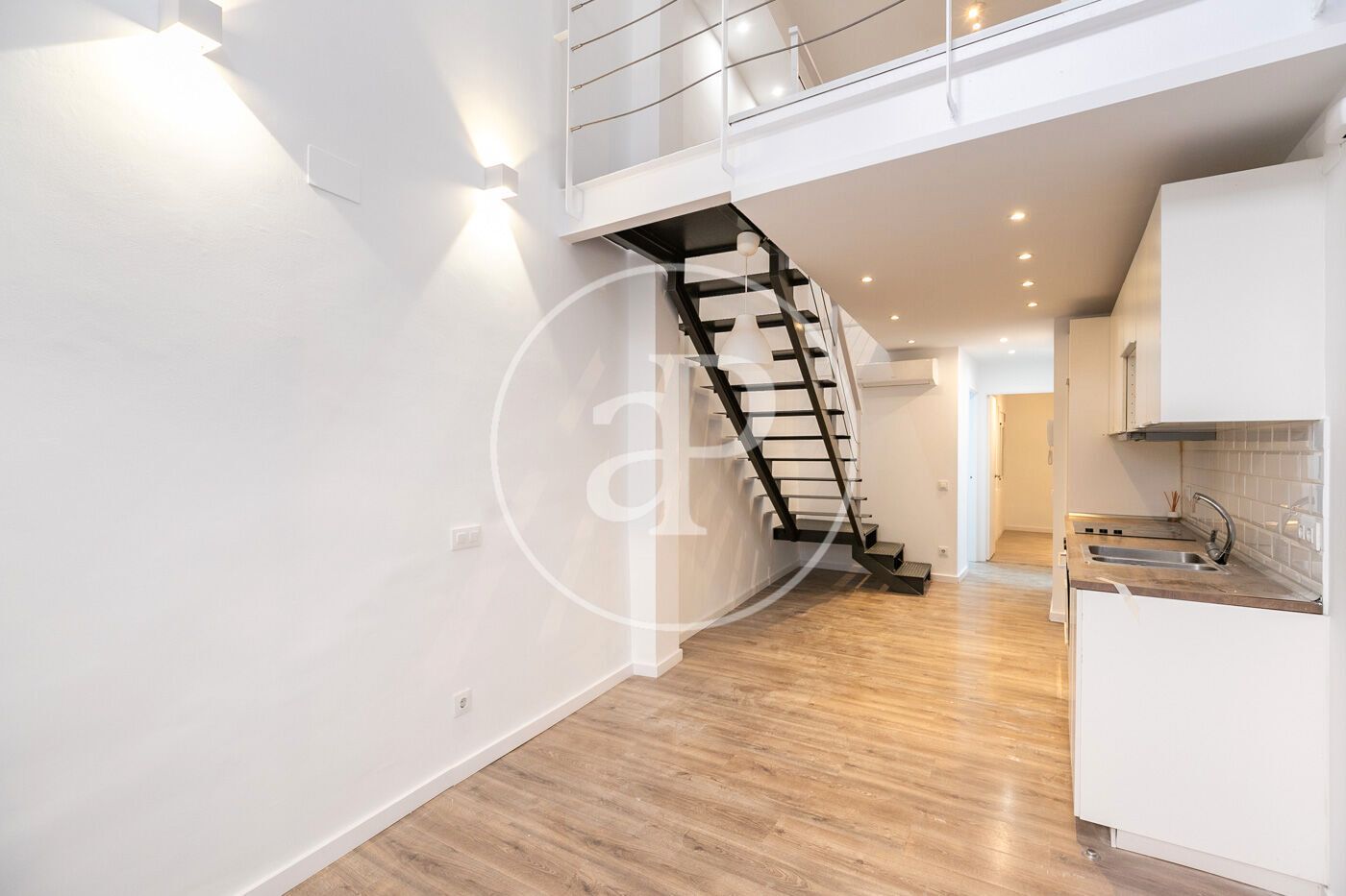 Single-family semi-detached for sale in  Barcelona Capital  with Air Conditioner, Heating and Terrace