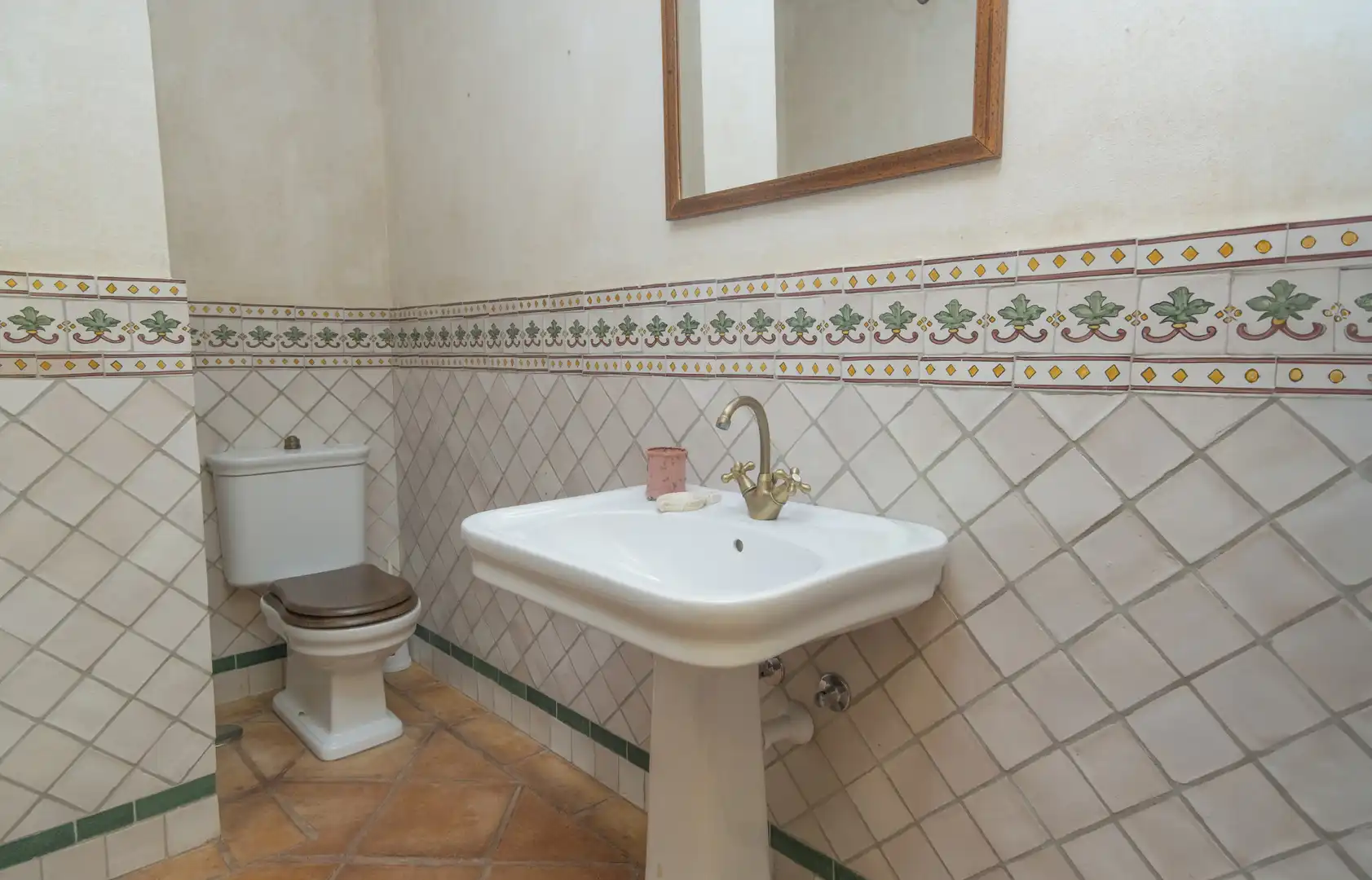 Bany de Finca rústica en venda en San Martín del Tesorillo amb Aire condicionat, Jardí privat i Terrassa