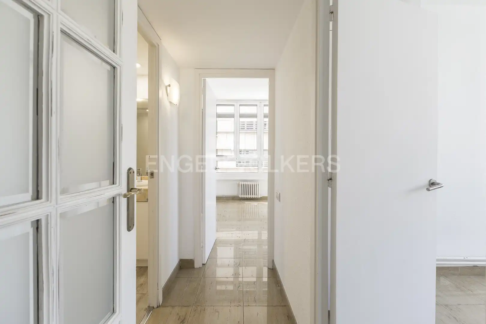 Piso en venta en Barcelona con Calefacción y Parquet