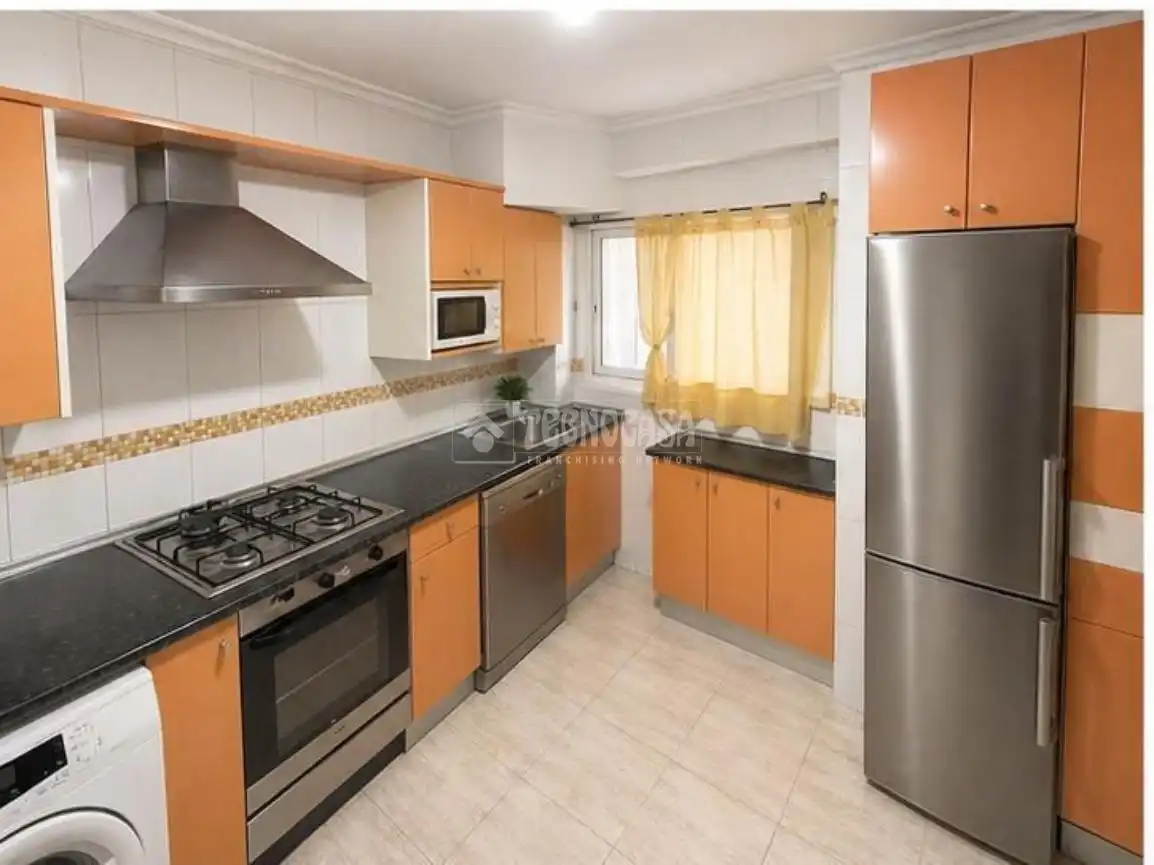 Cocina de Piso en venta en Santander con Calefacción