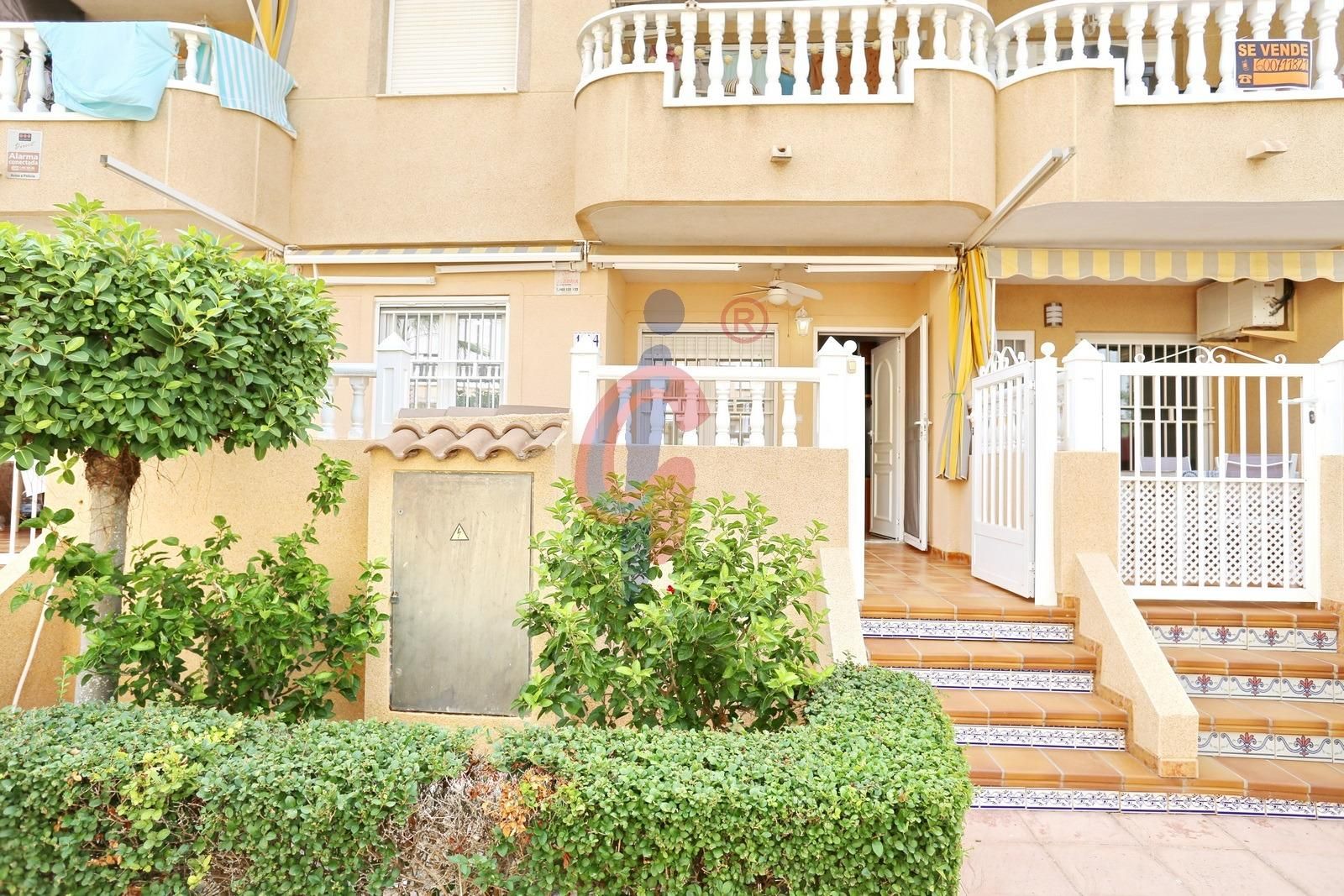 Jardí de Planta baixa en venda en Guardamar del Segura amb Aire condicionat, Jardí privat i Terrassa