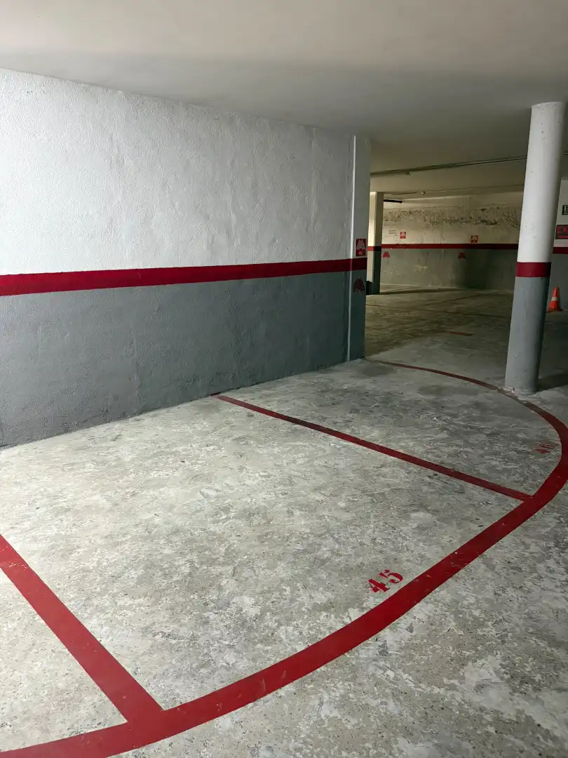 Garaje de alquiler en Carrer de Ponent, Centre