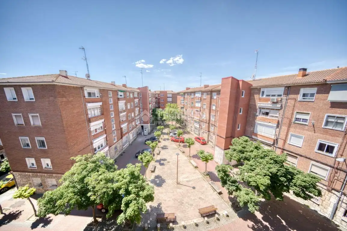 Vista exterior de Pis en venda en Valladolid amb Calefacció
