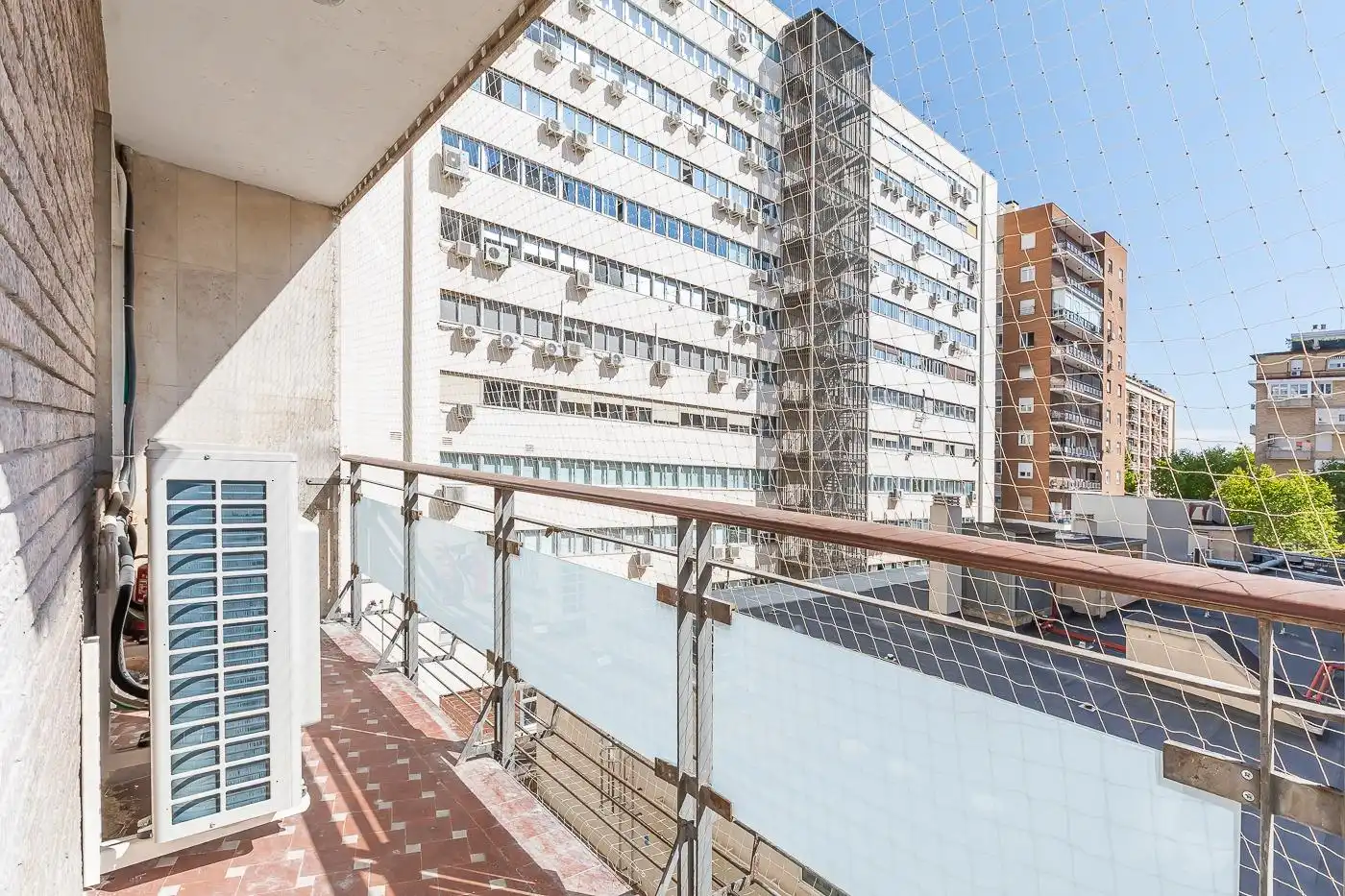 Vista exterior de Oficina de lloguer en Madrid amb Aire condicionat, Calefacció i Terrassa