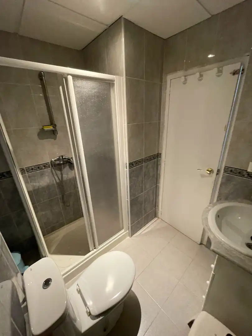 Baño de Piso en venta en Badajoz con Terraza, Trastero y Amueblado