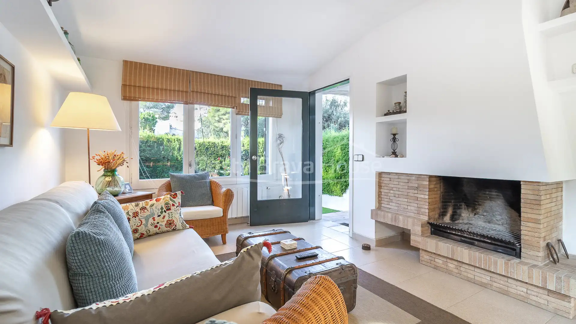 Wohnzimmer von Einfamilien-Reihenhaus zum Verkauf in Palafrugell mit Klimaanlage, Heizung und Privatgarten