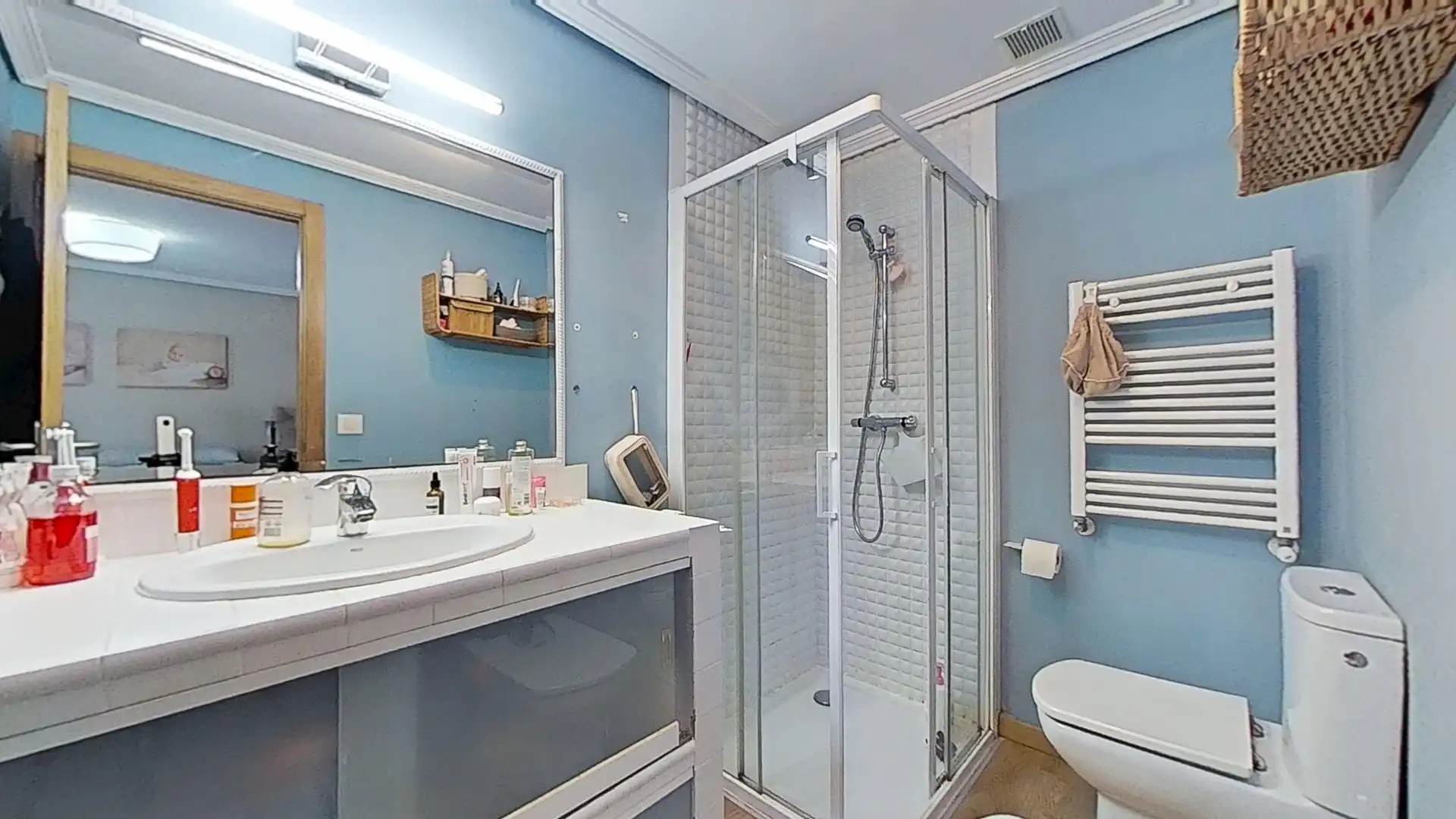 Badezimmer von Einfamilien-Reihenhaus zum Verkauf in Benicasim / Benicàssim mit Klimaanlage und Heizung