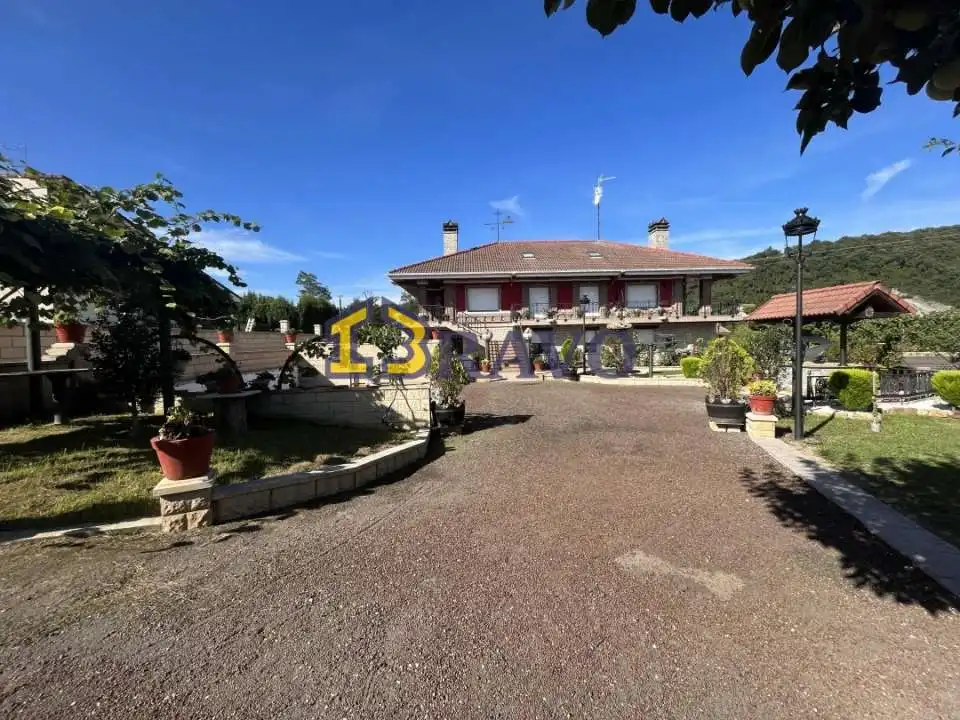 Vista exterior de Casa o chalet en venta en Valle de Mena con Calefacción, Jardín privado y Terraza
