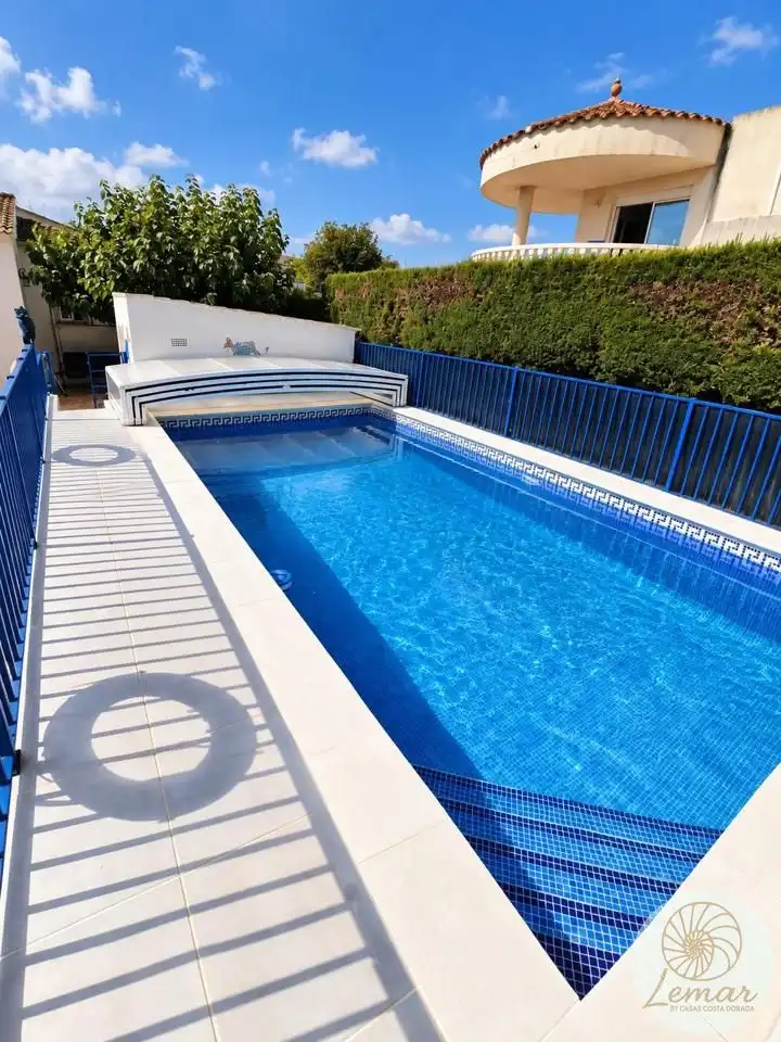 Piscina de Casa o xalet en venda en L'Ametlla de Mar  amb Aire condicionat, Jardí privat i Terrassa