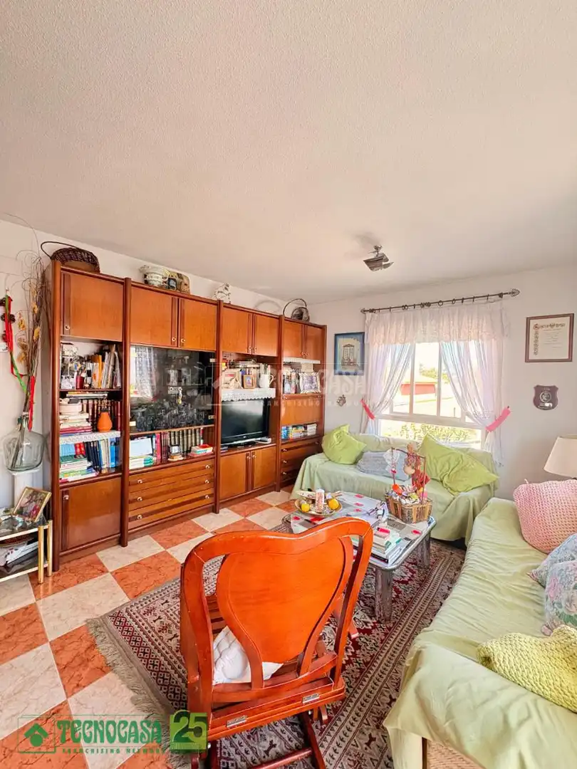 Sala de estar de Casa adosada en venta en Lillo con Calefacción