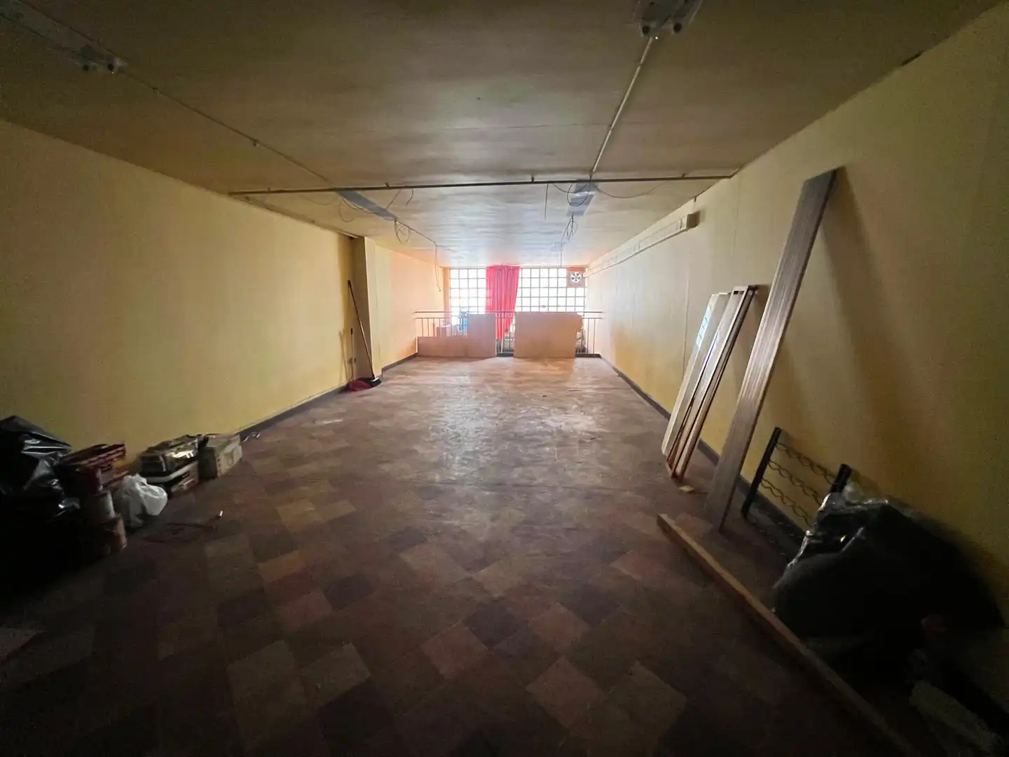 Local en venta en Cornellà de Llobregat