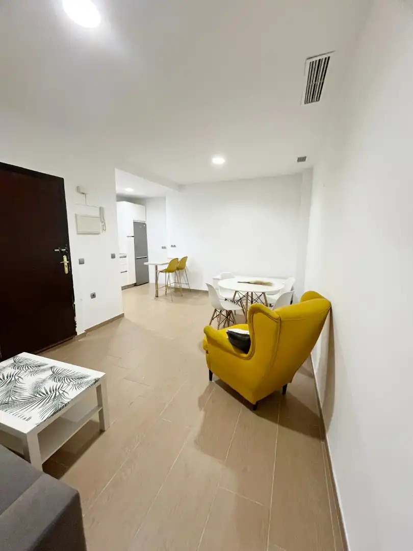Sala d'estar de Apartament en venda en Córdoba amb Aire condicionat, Calefacció i Moblat