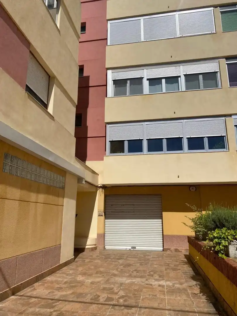 Local comercial en venda a Calle Juan Ramon Jimenez 3º5 Bajo 24009 Leon
