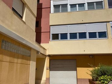 Local comercial en venda a Calle Juan Ramon Jimenez 3º5 Bajo 24009 Leon