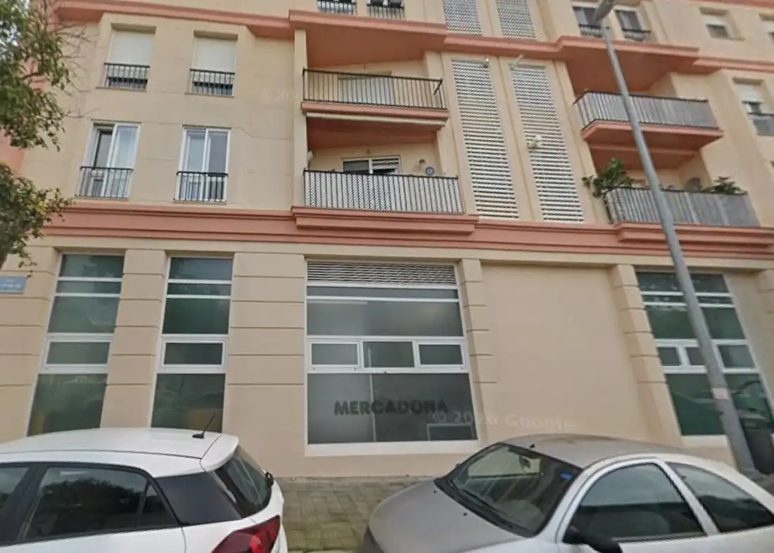 Local comercial de lloguer a C/ María Antonia de Jesús Tirado
