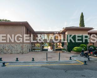 Vista exterior de Casa o xalet de lloguer en Las Rozas de Madrid amb Aire condicionat, Calefacció i Jardí privat