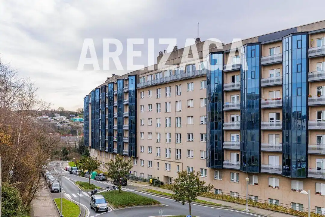 Vista exterior de Piso en venta en Donostia - San Sebastián  con Calefacción, Terraza y Trastero