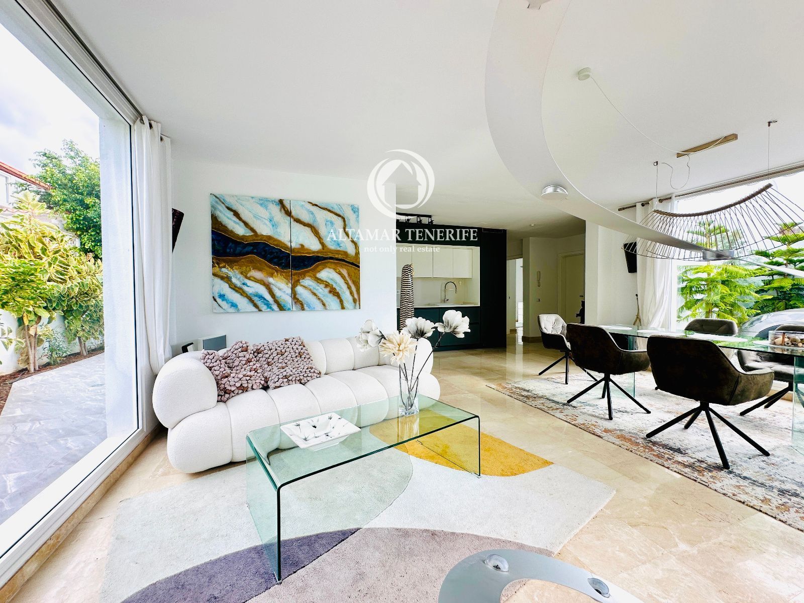 Living room of House or chalet for sale in Adeje  with Air Conditioner, Terrace and Furnished