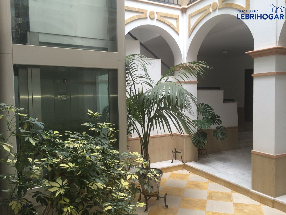Apartamento en venta en Lebrija con Calefacción