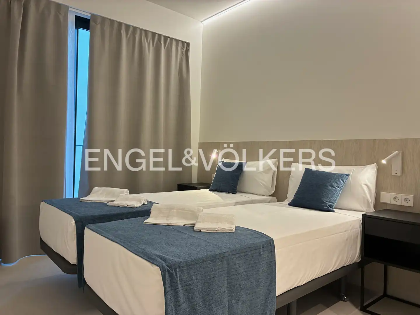 Bedroom of Flat for rent in Valencia  with Air Conditioner, Heating and Terrace