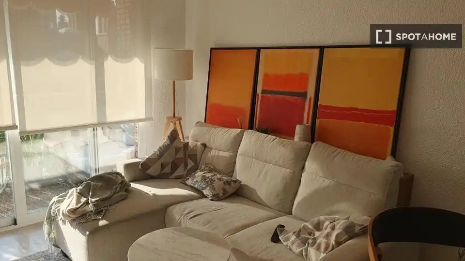 Living room of Flat for rent in Madrid  with Air Conditioner, Heating and Furnished