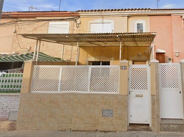 Villa zum Verkauf in C/ Alcalde Guardia Miro