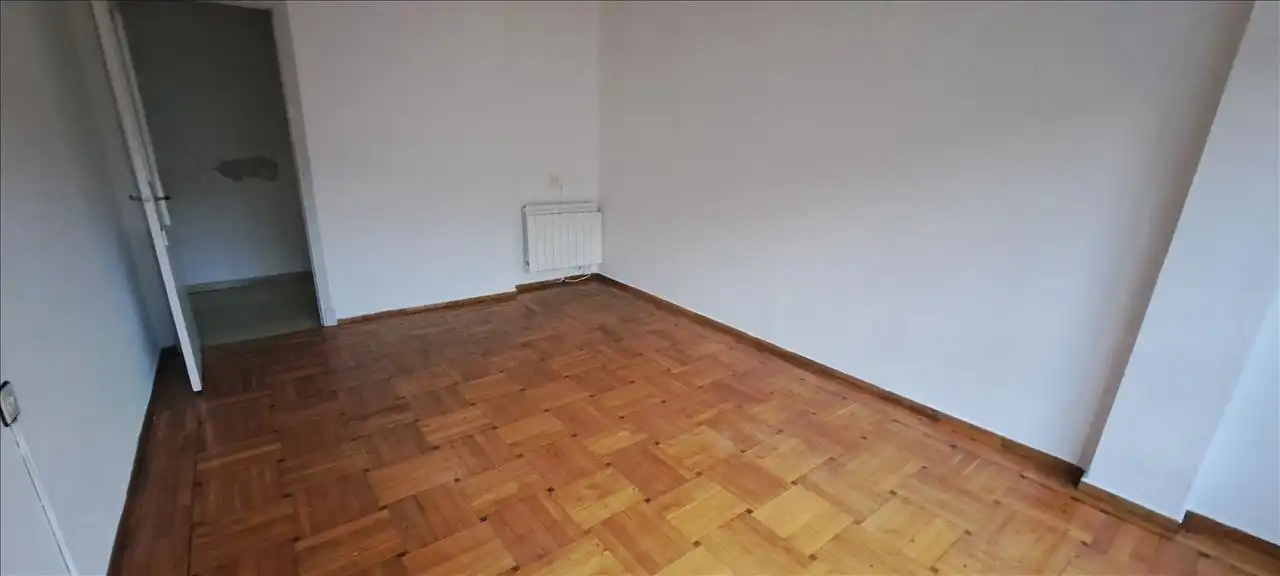 Dormitori de Pis en venda en Aller amb Balcó