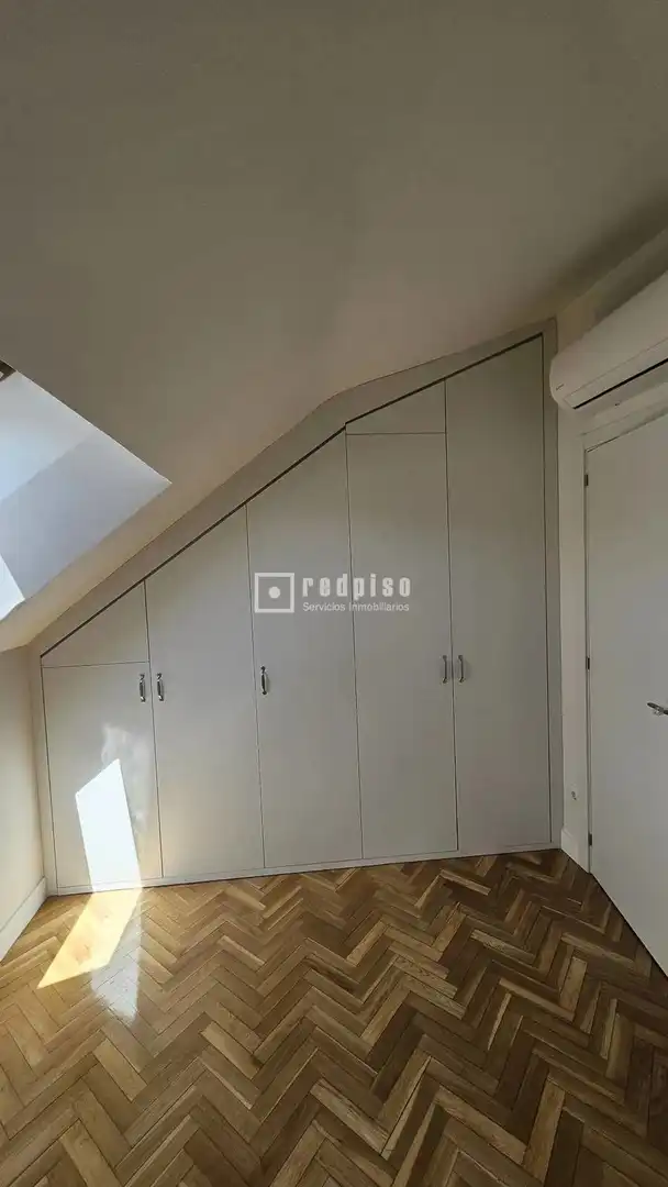 Habitación de Ático en venta en Madrid con Aire acondicionado, Calefacción y Parquet