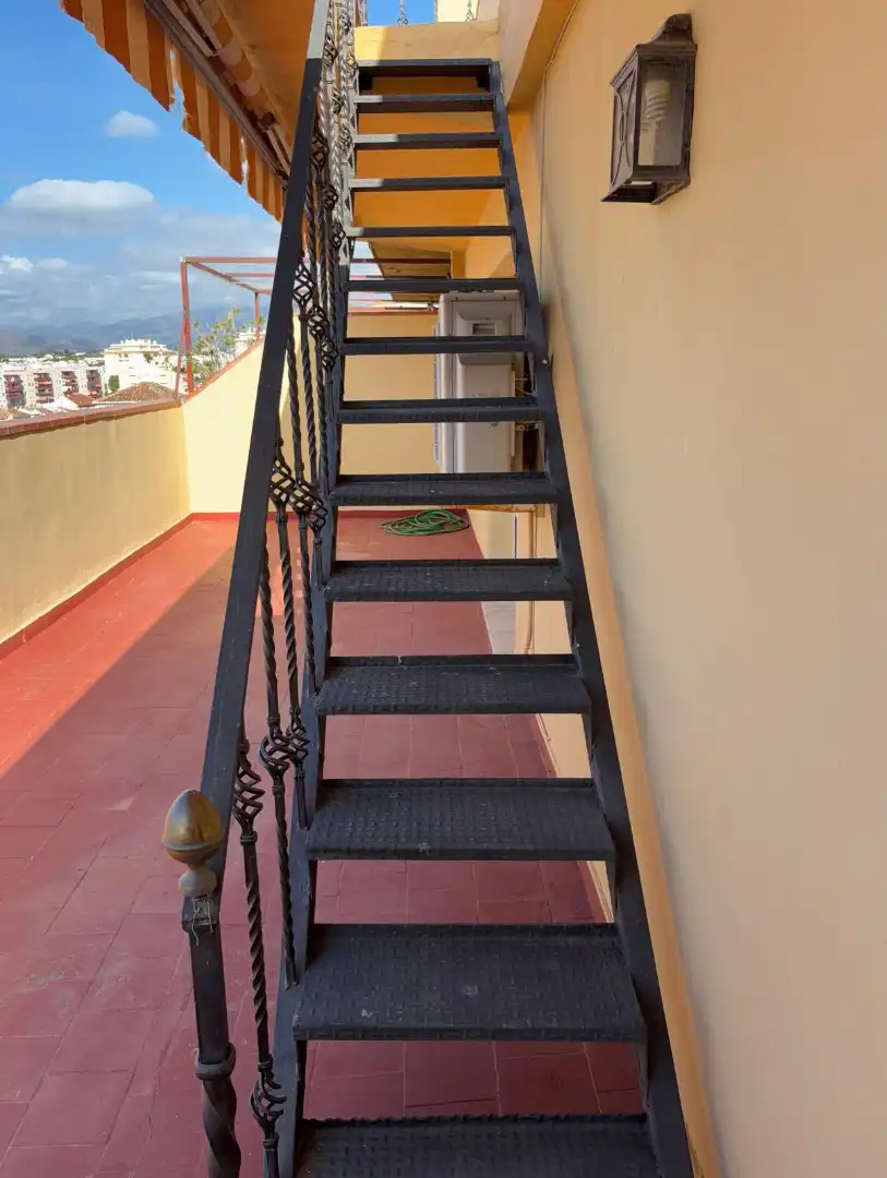 Terrasse von Wohnung zum Verkauf in Fuengirola mit Klimaanlage, Terrasse und Möbliert