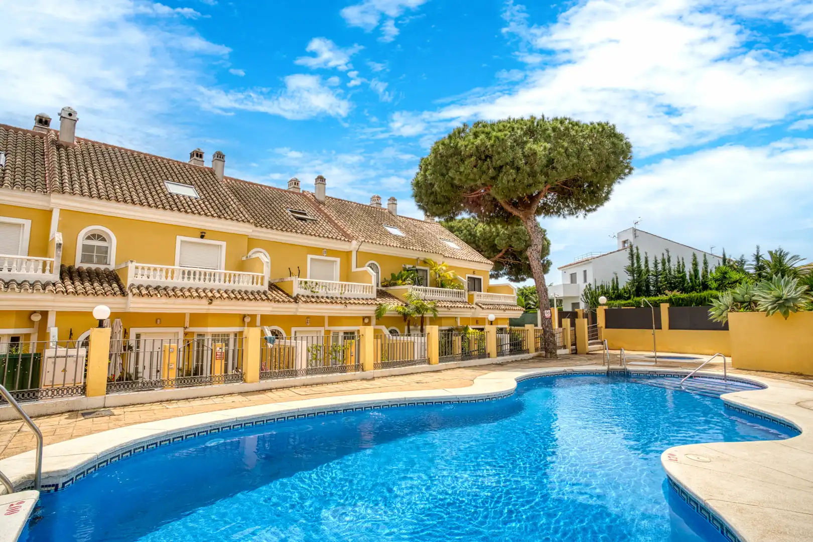 Detached homes for sale in Calahonda