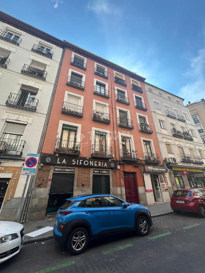 Vista exterior de Estudi en venda en  Madrid Capital amb Calefacció i Moblat