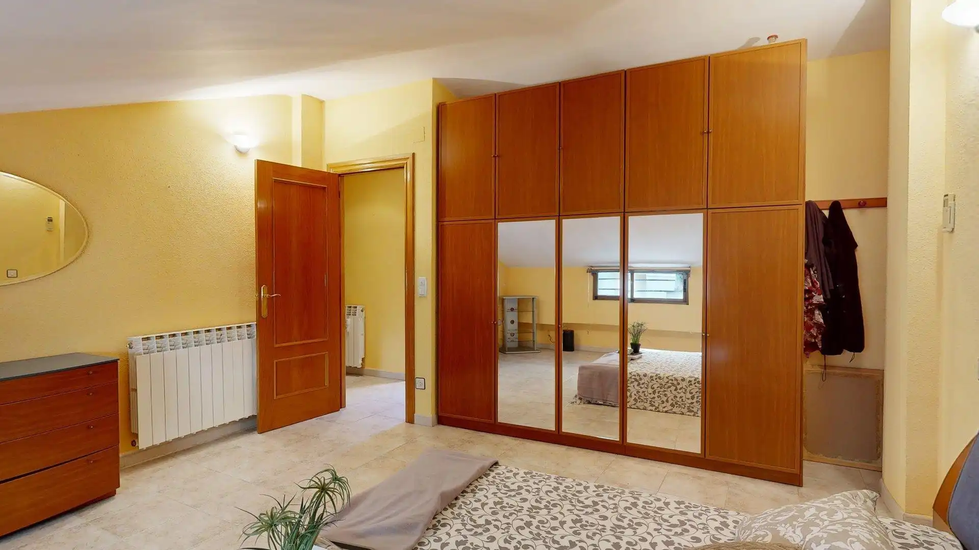 Dormitori de Casa o xalet en venda en Zaragoza amb Calefacció, Terrassa i Moblat