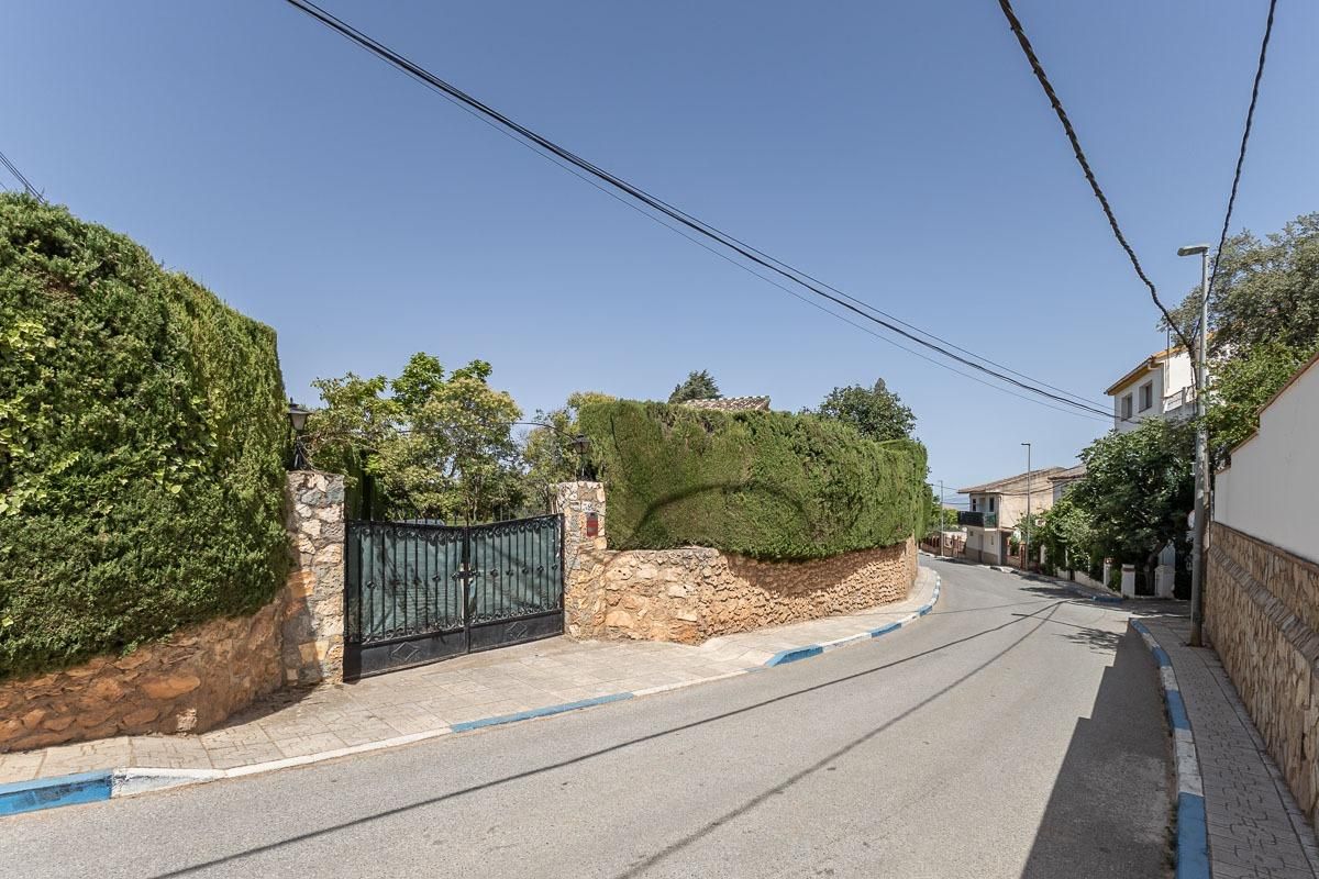 Vista exterior de Casa o xalet en venda en Dílar amb Jardí privat, Terrassa i Traster