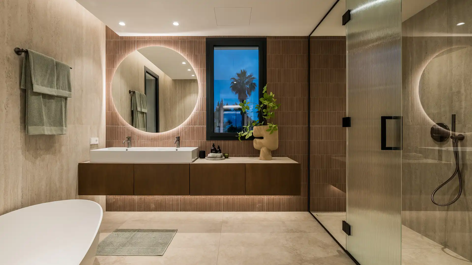 Baño de Casa o chalet en venta en Marbella con Aire acondicionado, Jardín privado y Terraza