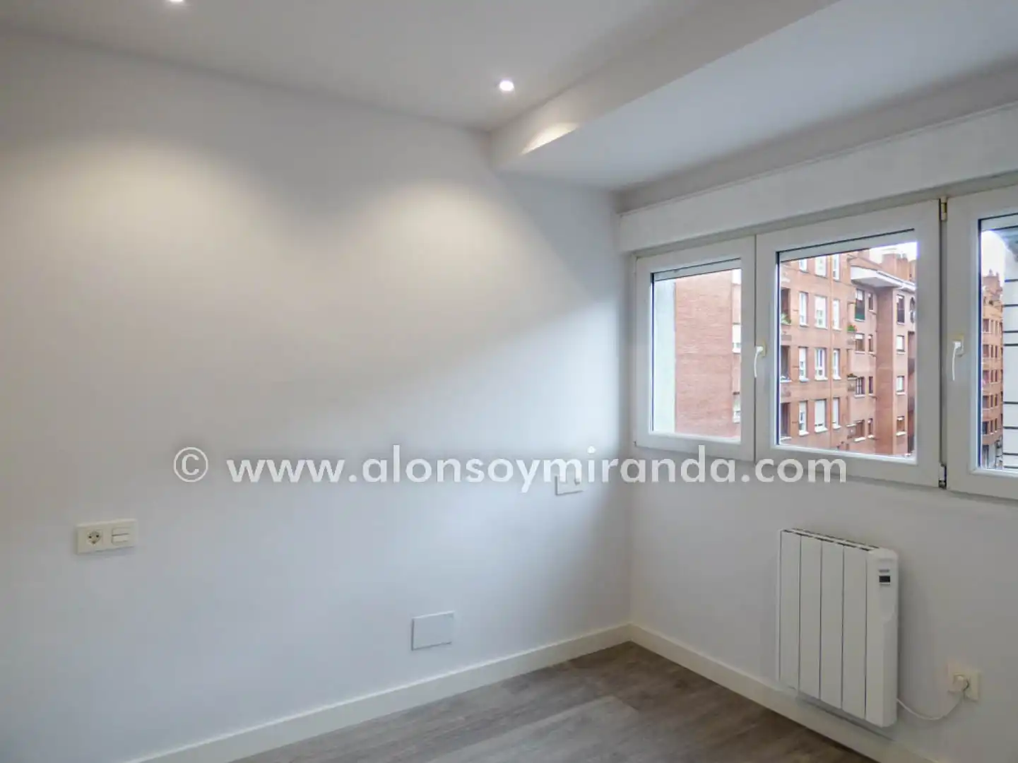 Schlafzimmer von Wohnung zur Miete in Gijón  mit Heizung und Abstellraum