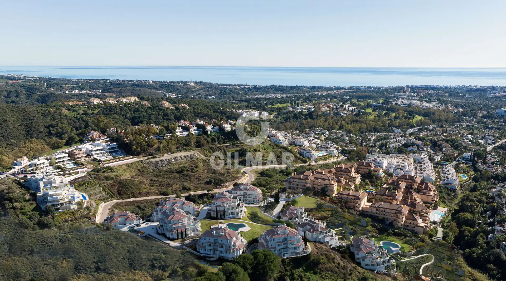 Vista exterior de Dúplex en venta en Marbella con Calefacción, Trastero y Piscina