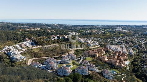 Foto 4 de Dúplex en venda a Los Naranjos, Marbella