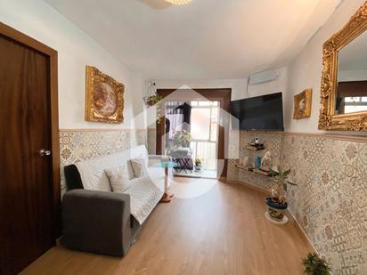 Living room of Flat for sale in  Barcelona Capital  with Air Conditioner, Furnished and Balcony