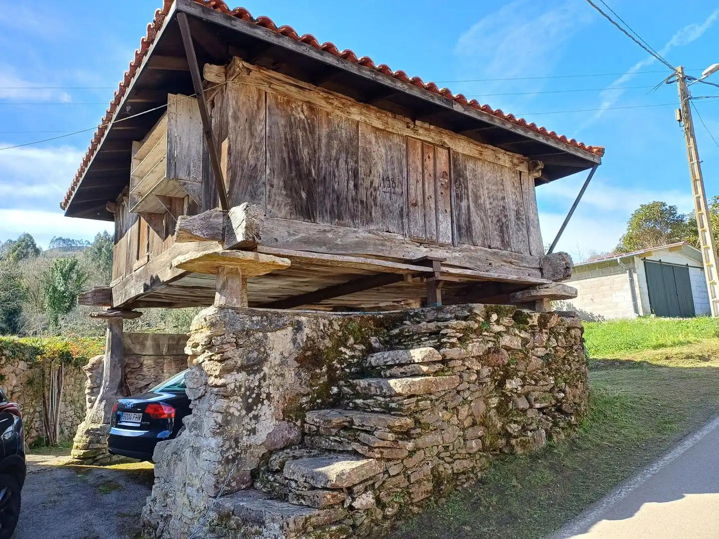 Vista exterior de Casa o xalet en venda en Illas amb Terrassa, Traster i Piscina