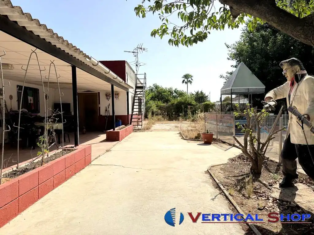 Vista exterior de Casa o xalet en venda en Villena amb Aire condicionat
