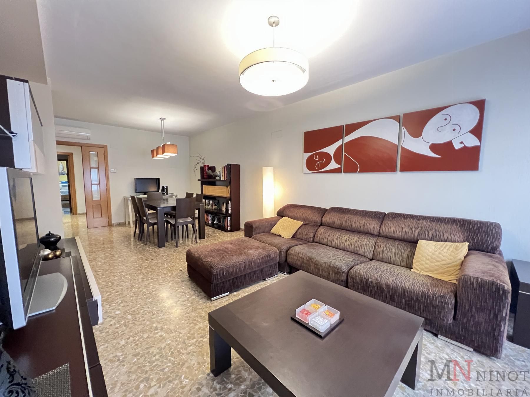 Sala d'estar de Pis en venda en Castellón de la Plana / Castelló de la Plana amb Aire condicionat, Calefacció i Moblat