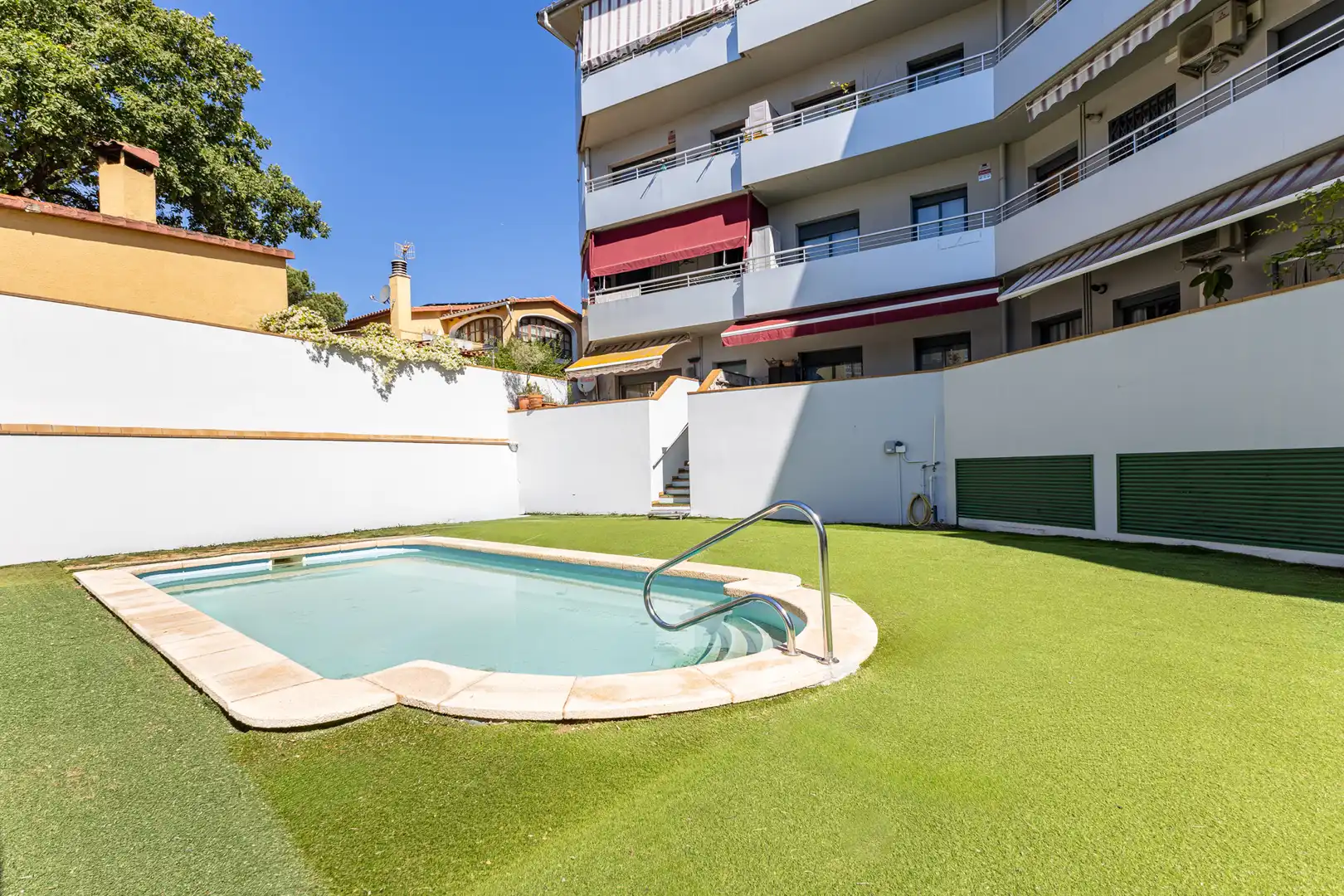 Piscina de Pis en venda en Blanes amb Aire condicionat, Calefacció i Jardí privat