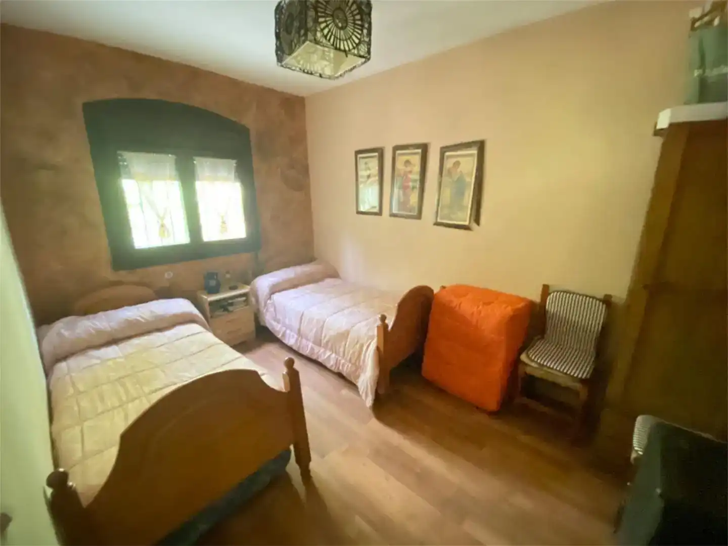 Dormitori de Finca rústica en venda en Iznatoraf amb Jardí privat, Parquet i Piscina